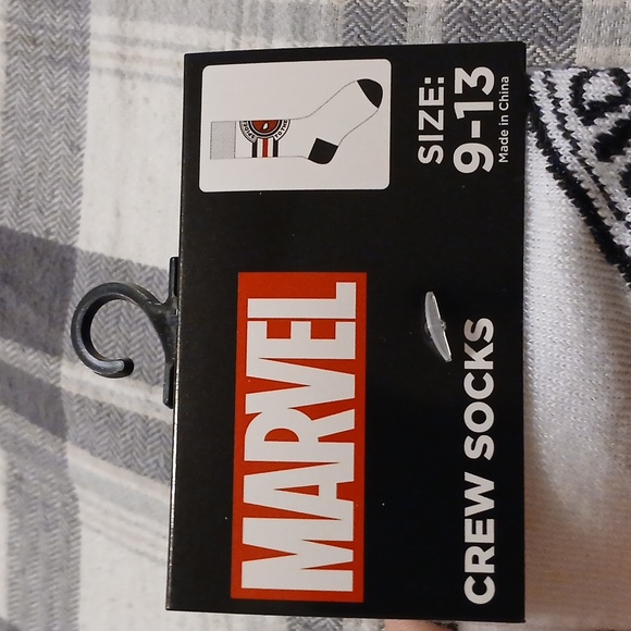 NWT Marvel Spiderman Unisex Crew Socks 9-13 - Picture 2 of 5